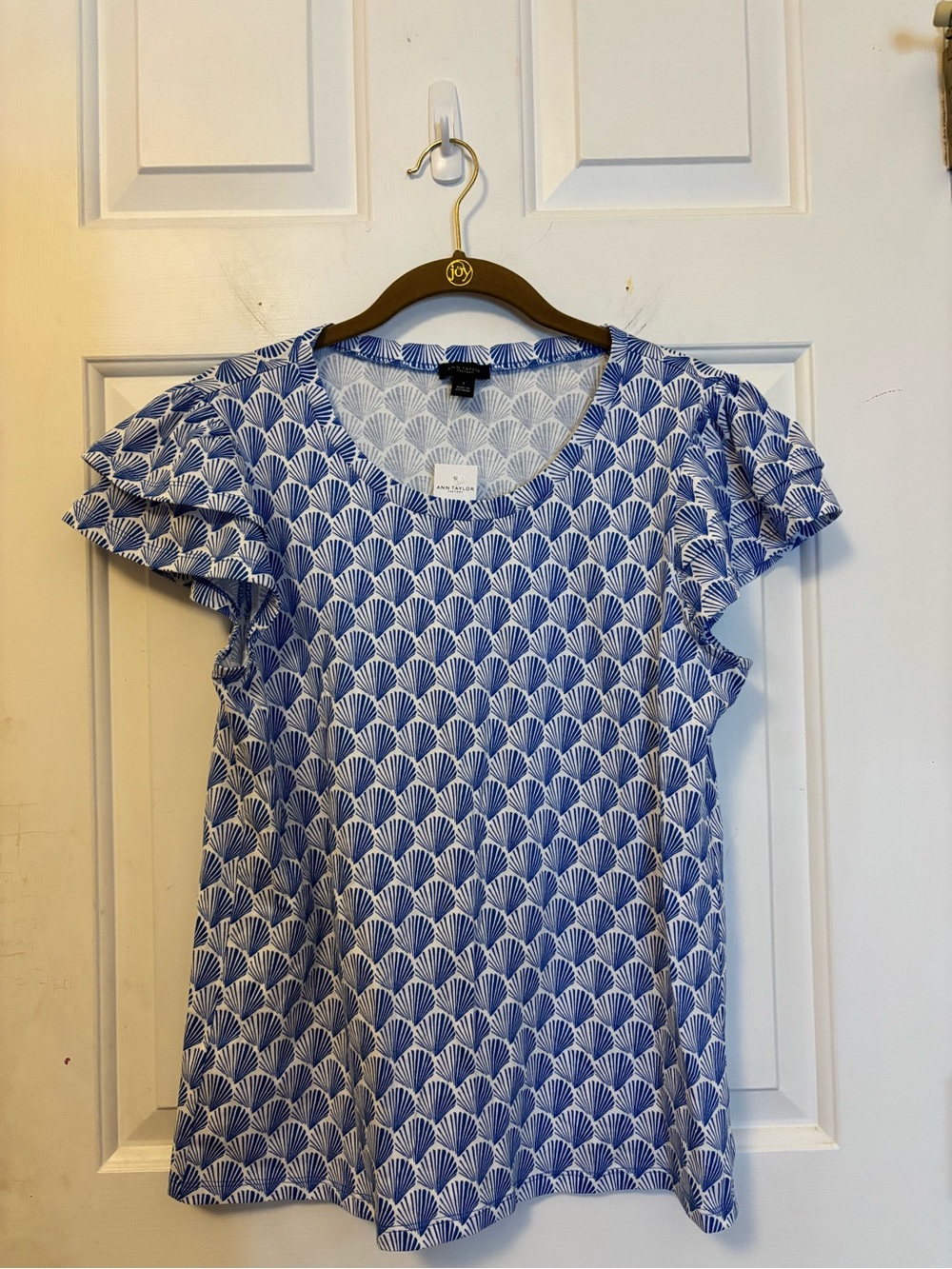 NWT Ann Taylor Blue Graphic Seashell Shell Print Short Sleeve Tee Size Small S